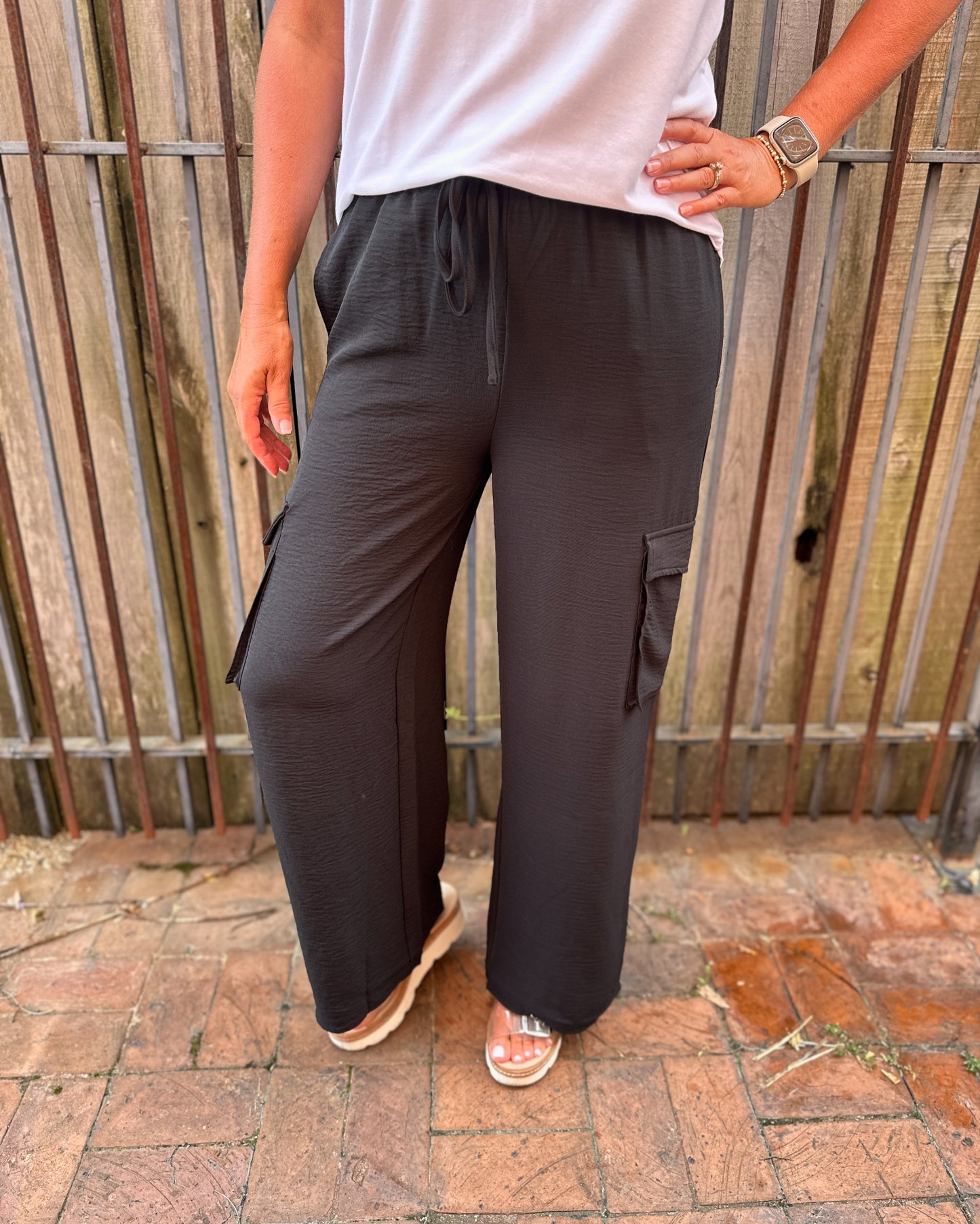 BLACK CARGO PANTS