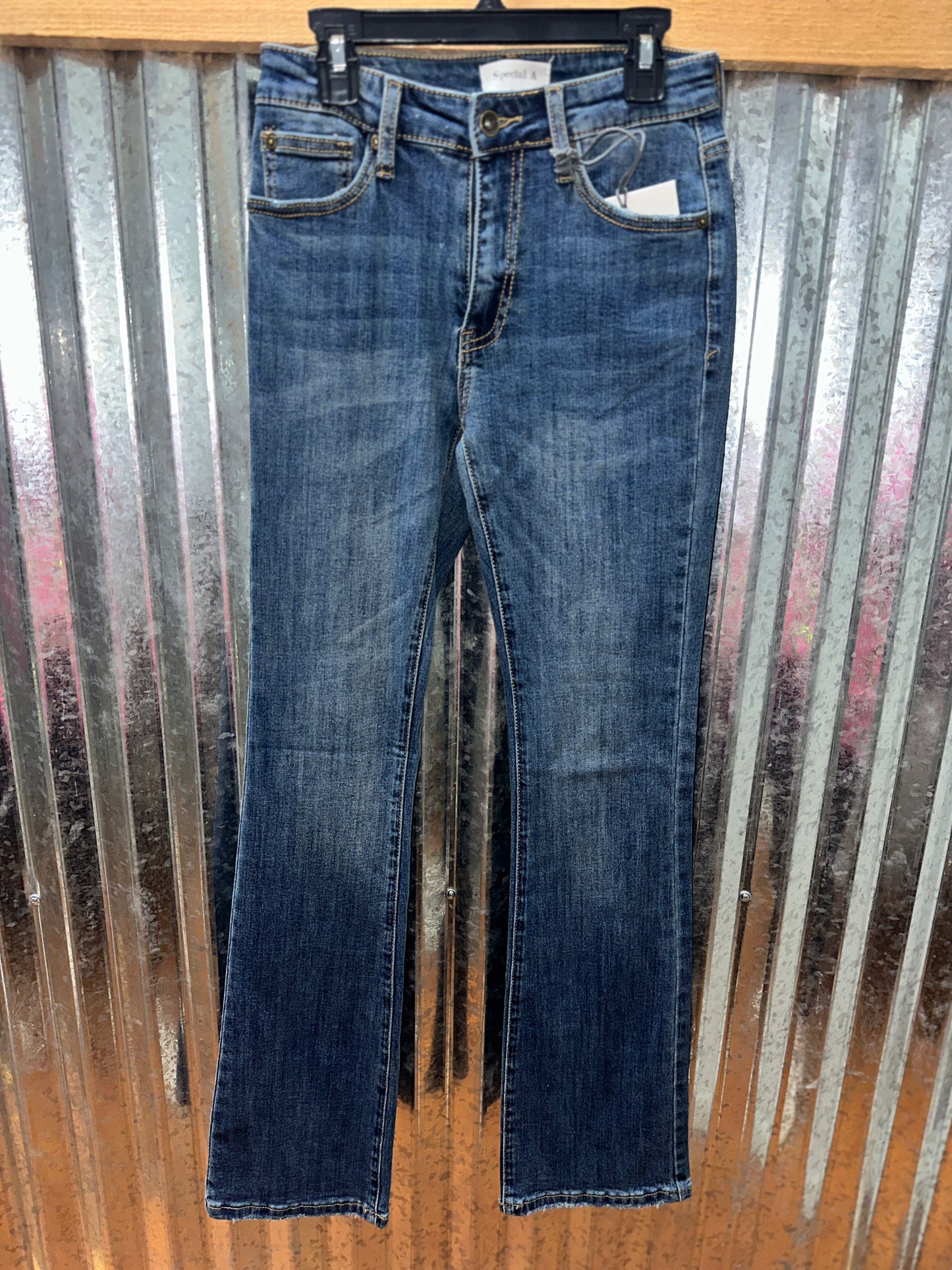 MID RISE SKINNY BOOTCUT JEAN