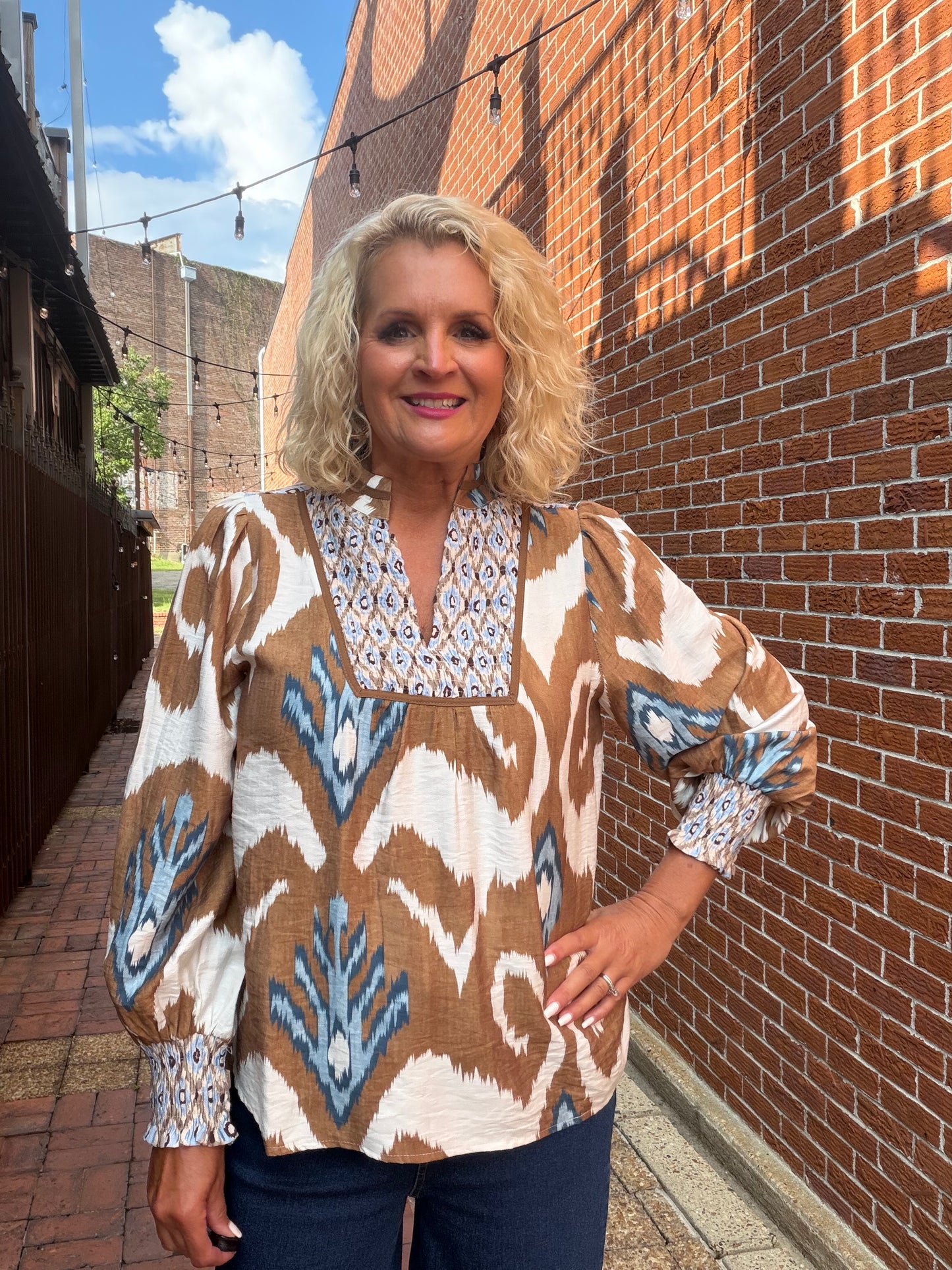 TAUPE ABSTRACT SMOCK TOP