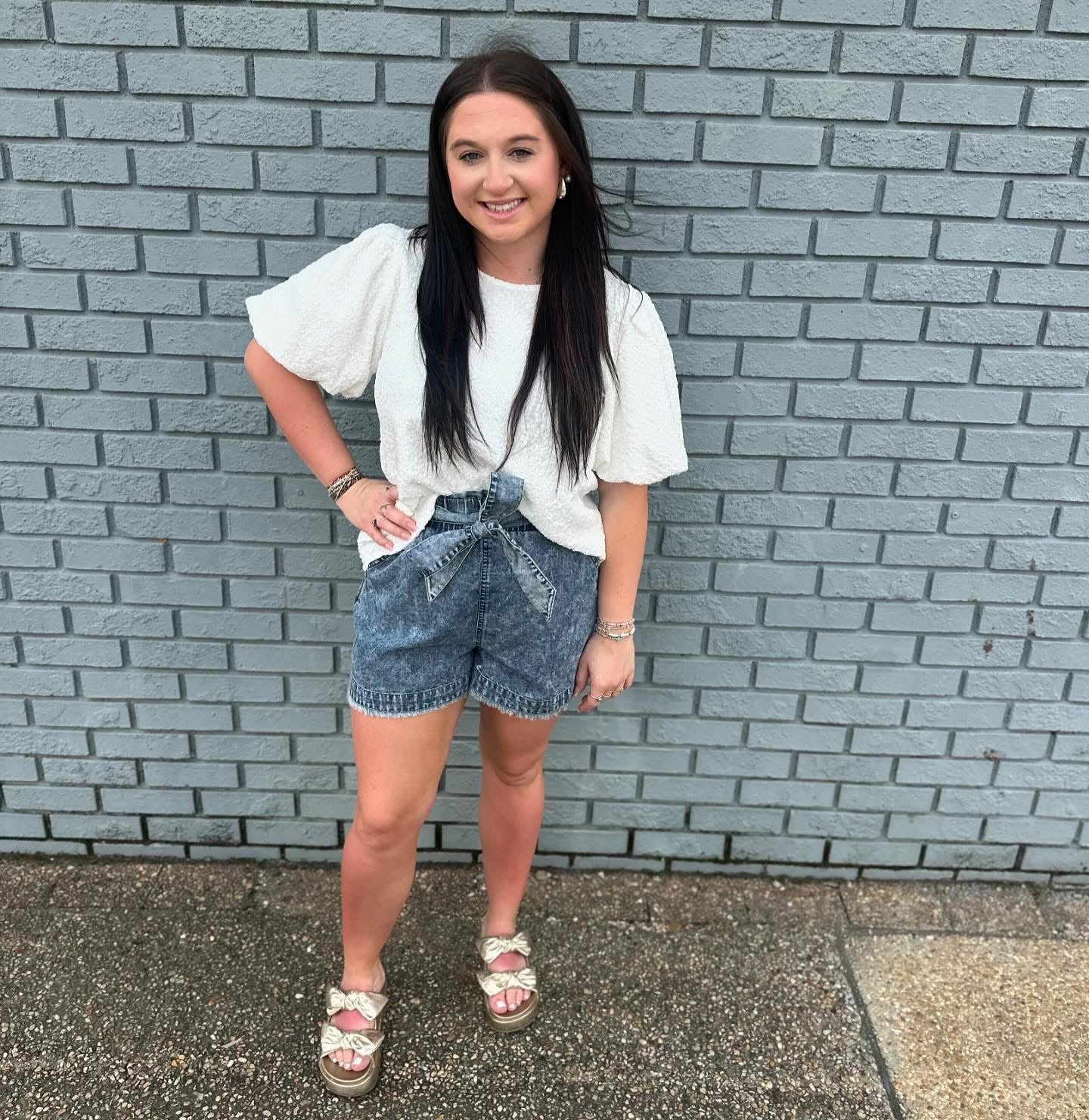 DENIM SHORTS W. BELT