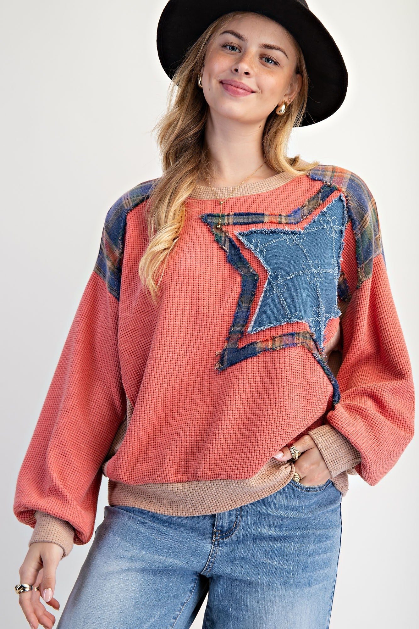 Star Patch Coral Mix Pullover