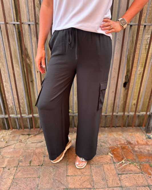 BLACK CARGO PANTS