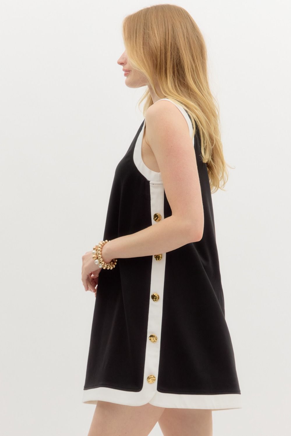 SPORTY DR W/GOLD SIDE BUTTONS