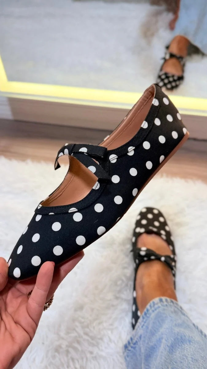 BLACK WHITE POLKA DOTS SHOES