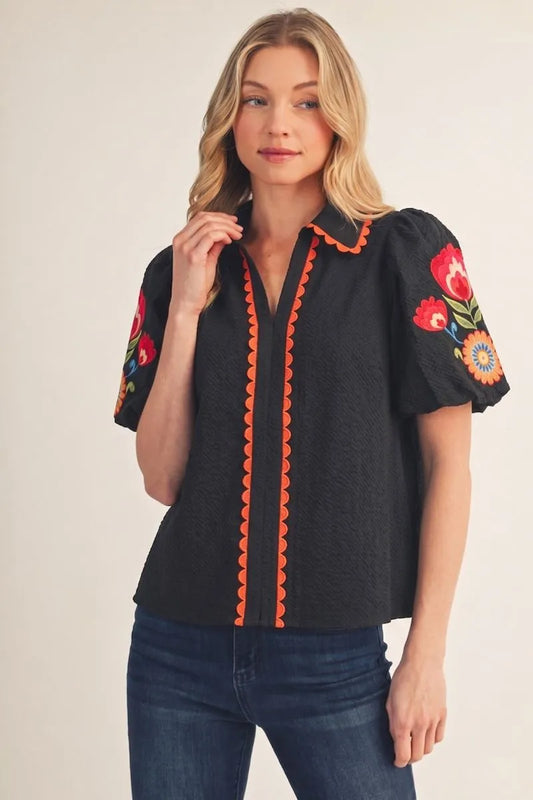 BLACK EMBROIDERED PUFF SL TOP