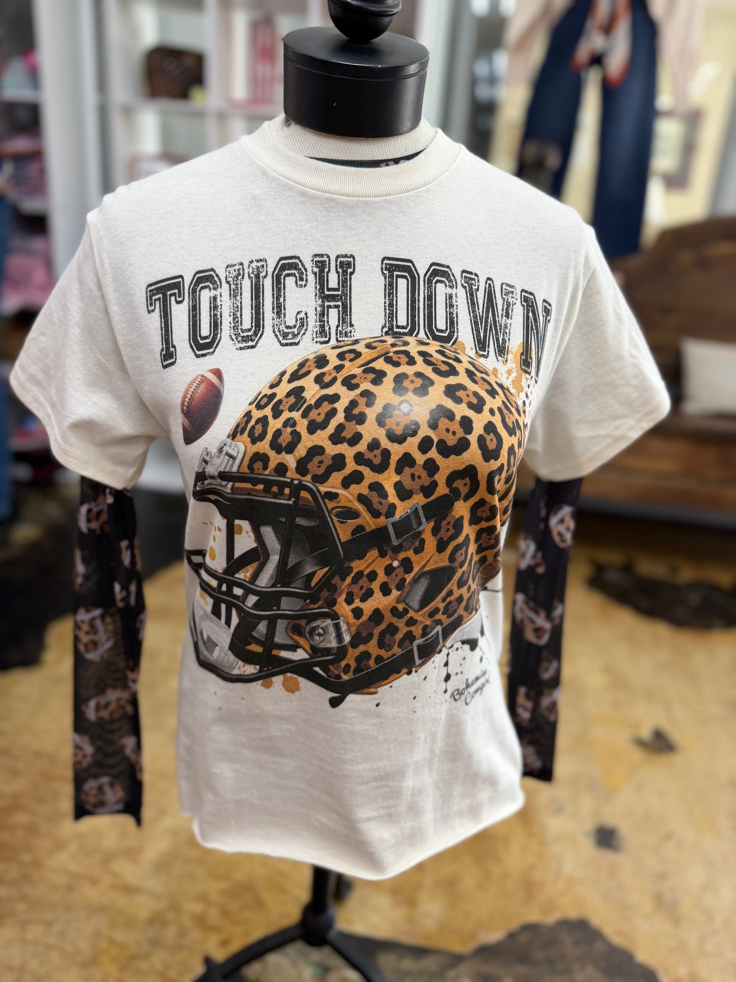 TOUCHDOWN HELMET TEE