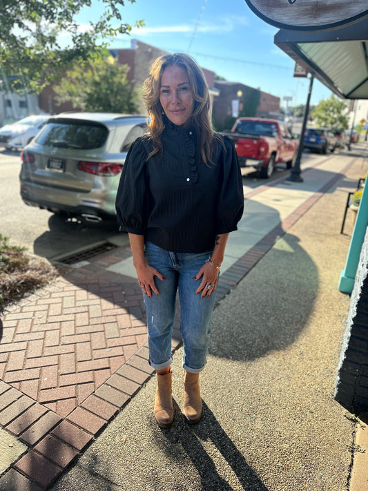 BLACK RUFFLE NECK TOP