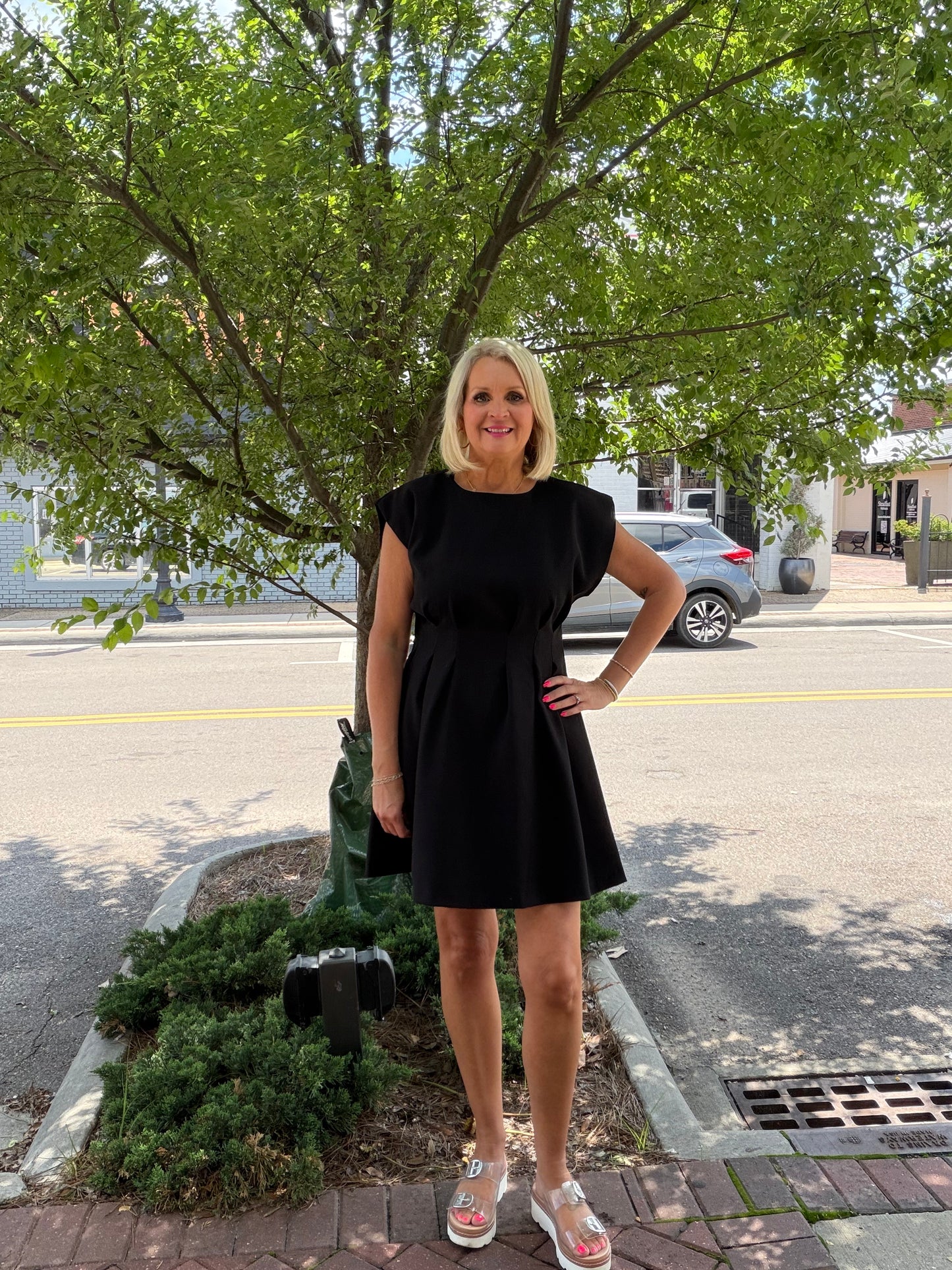 BLACK Pleated Midi Dress