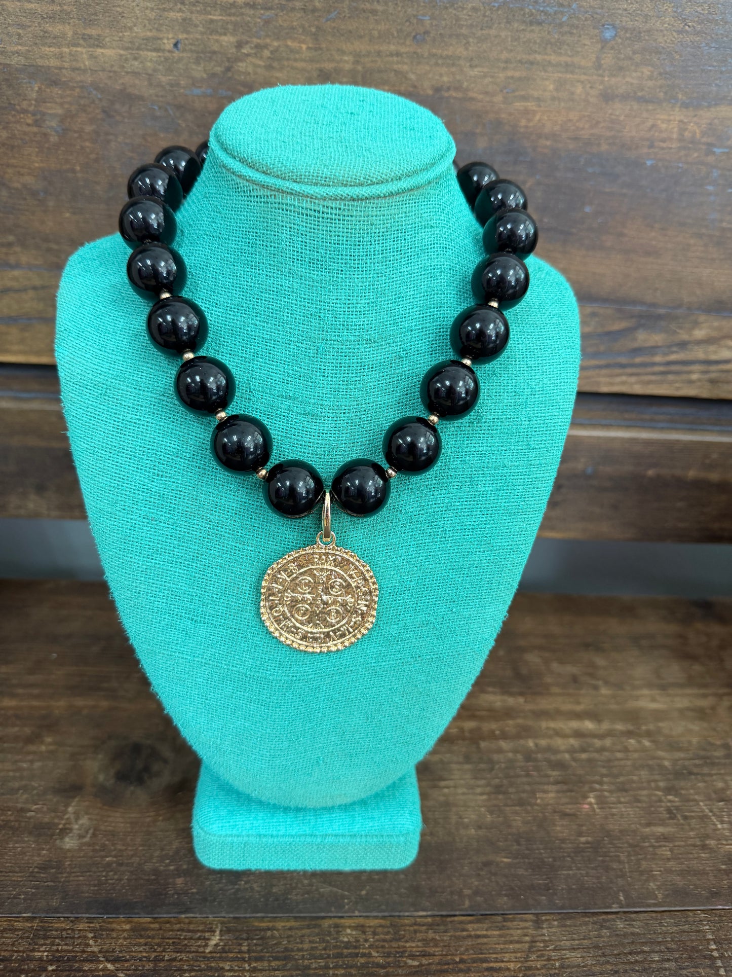 MEGAN BEADED NECKLACE BLACK W/CHARM