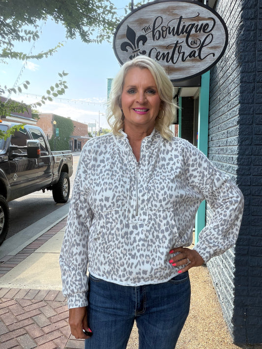 WASHED ANIMAL PRINT SWEATSHIRT