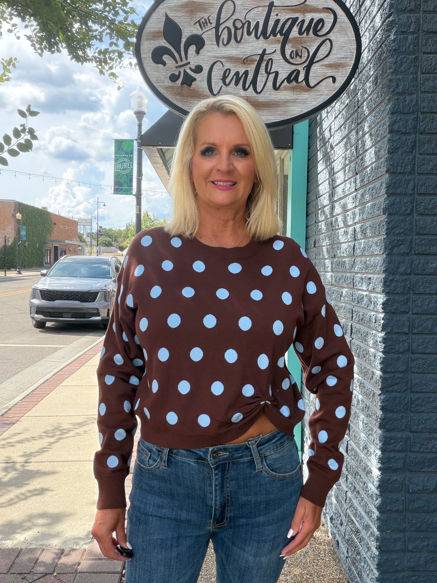 BROWN SWEATER W/ BLUE DOT