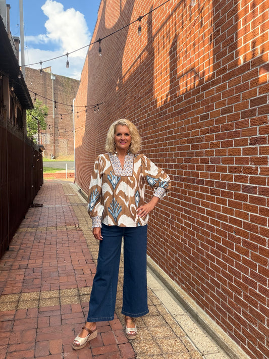 TAUPE ABSTRACT SMOCK TOP