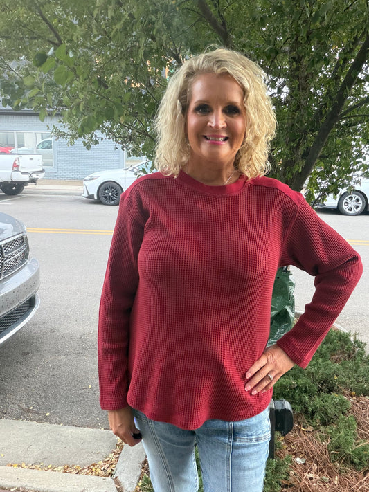 Waffle knit casual top with shoulder contrast, reverse stitch