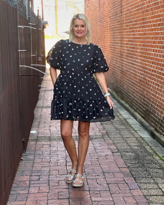 BLACK POM POM DR
